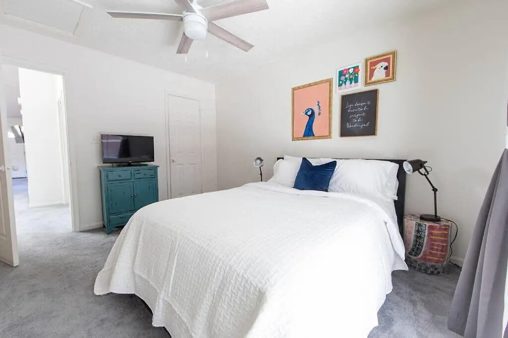 Cheerful 2 Bedroom Home Near Virginia Wesleyan Virginia Beach