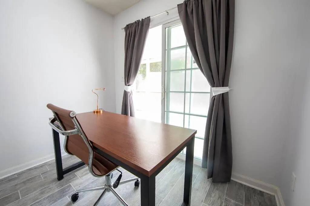 Cheerful 2 Bedroom Home Near Virginia Wesleyan Virginia Beach Holiday home
